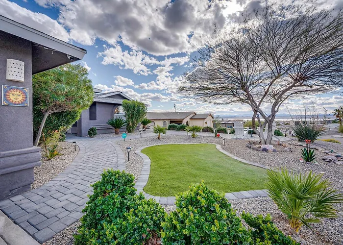 Pool, & Mtn Views: Havasu Ferienhaus