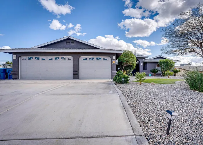 Pool, & Mtn Views: Havasu Ferienhaus Lake Havasu City